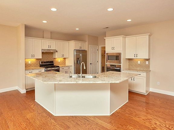4th image of 1319 Lynchfield Ln