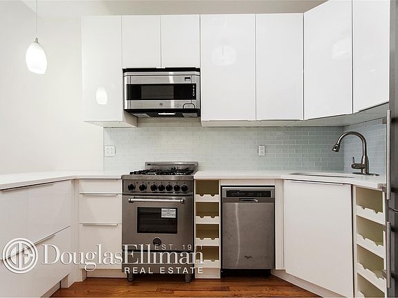 3rd image of 52 E 76th St Fl 4