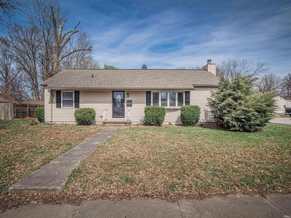 1726 Ravenswood Dr, Evansville, IN 47714