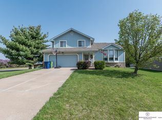 3318 Jason Dr, Bellevue, NE 68123