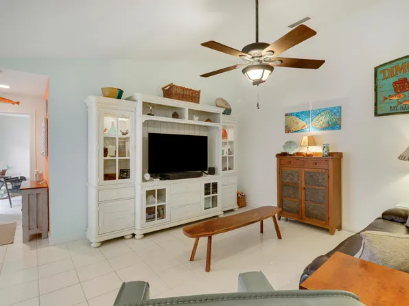 10301 Chapman Oak Court, Palm Beach Gardens, FL 33410