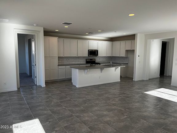 4th image of 41108 W HALEY Drive
