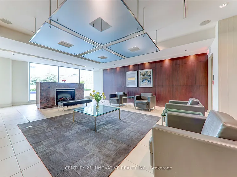 36 Lee Centre Dr #Townhouse 307 — Photo 6
