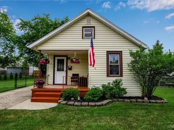 18 Chaplin Dr, Buffalo, NY 14223