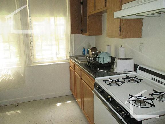 4th image of 1630 Commonwealth Ave Fl 3FIRST