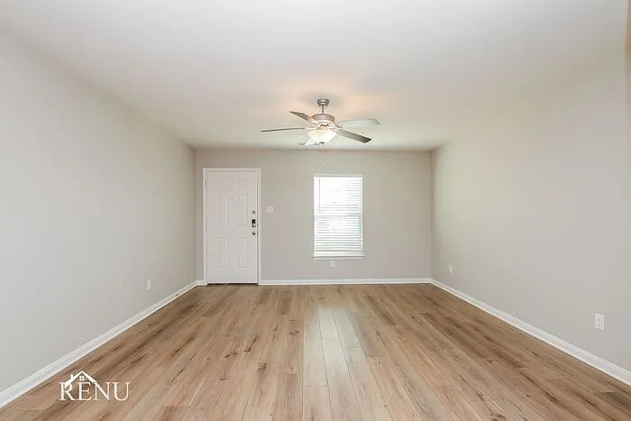 300 Sunnymeade Ln — Photo 5