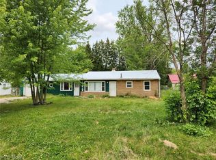 4215 Tapper Rd, Barberton, OH 44203