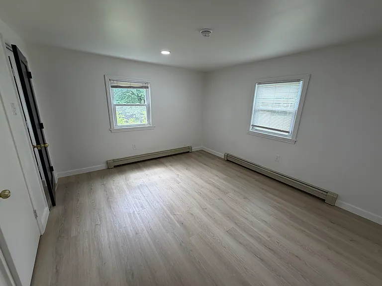 177 Rockingham Rd #B — Photo 6