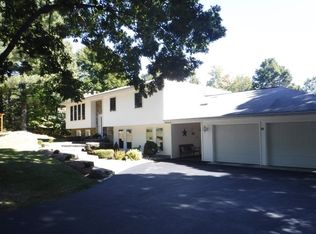 18 Highland Ct, West Sand Lake, NY 12196