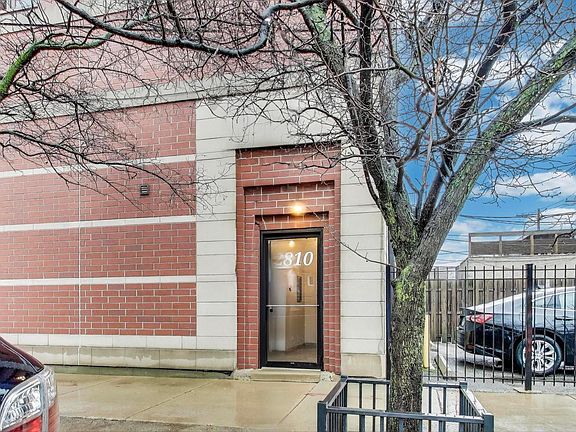 2nd image of 2810 N Paulina St APT 3W
