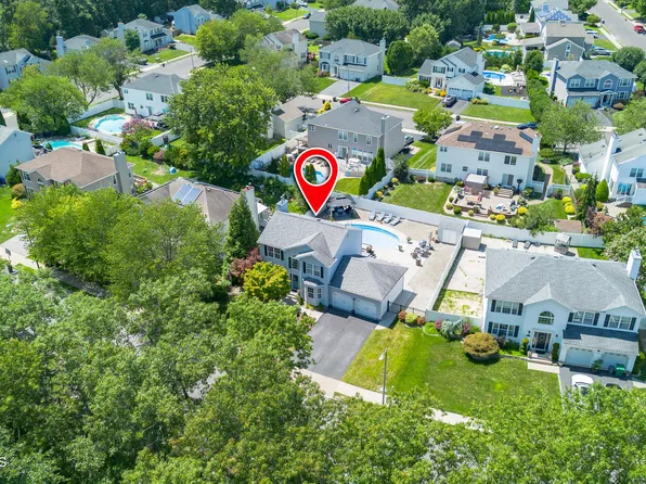 43 Sun Hollow Road, Howell, NJ 07731