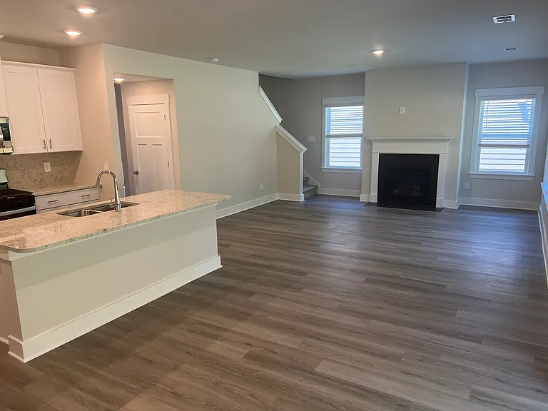 920 Burghley Cir — Photo 2