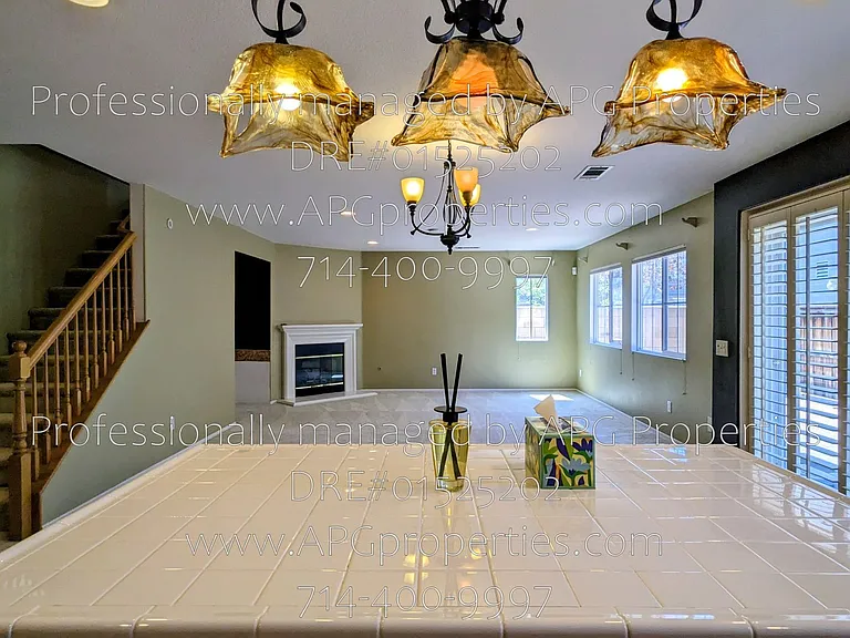 2439 N Cameo Ct — Photo 5