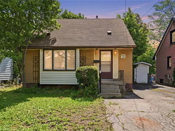 34 Eaton Pl, Hamilton, ON L8H 1N7
