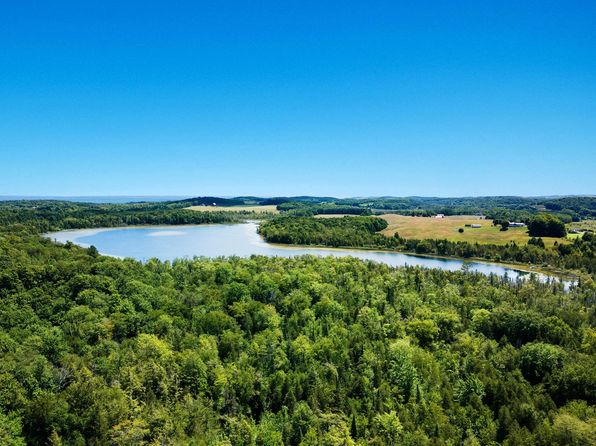 6730 N Matheson Rd, Northport, MI 49670