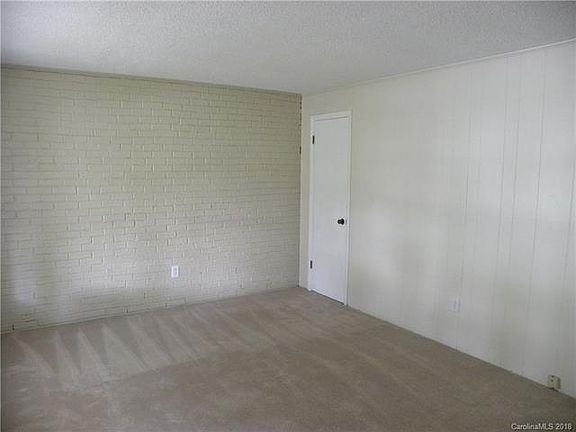 2nd image of 721 Goldfinch Dr