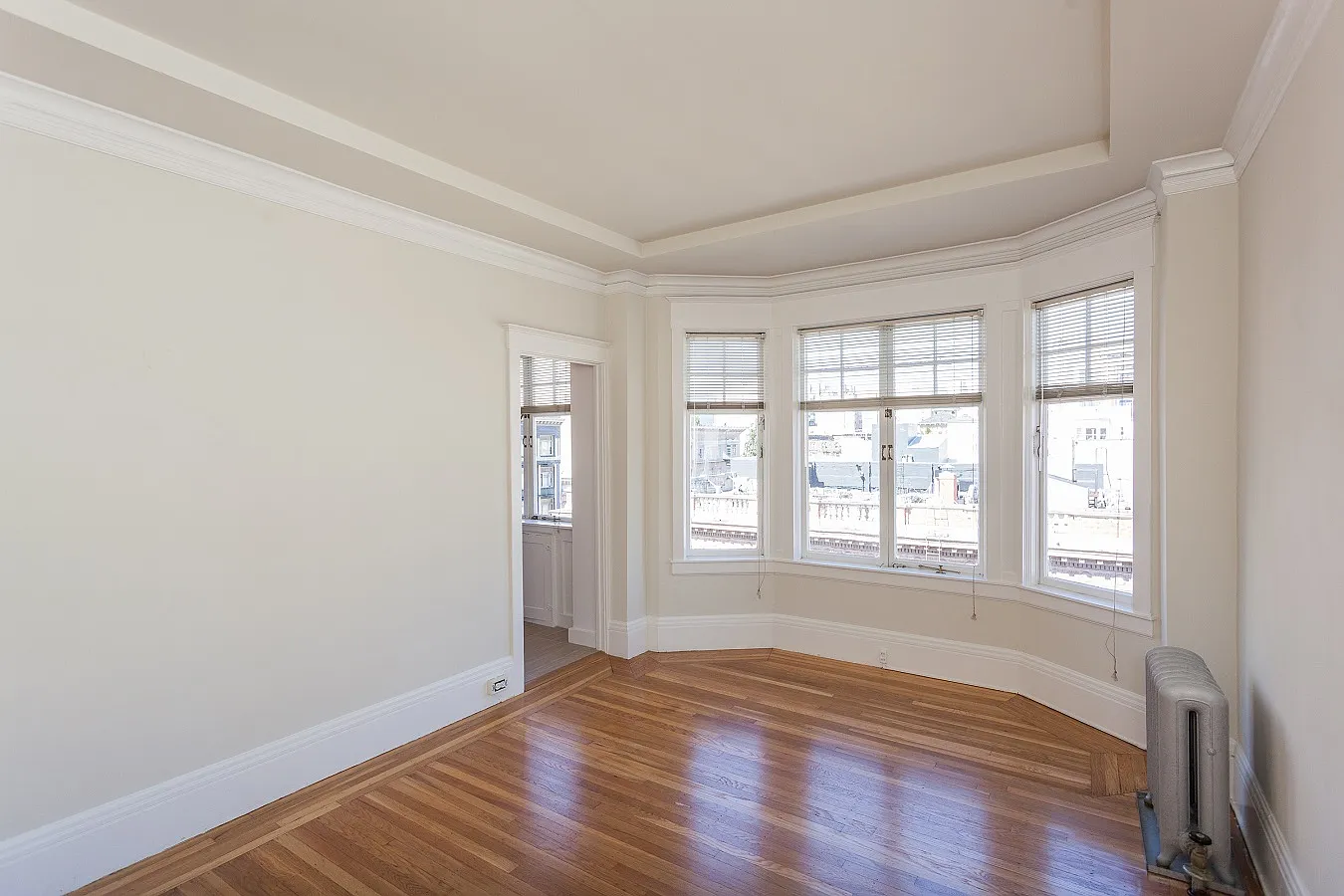 610 Hyde — Photo 3