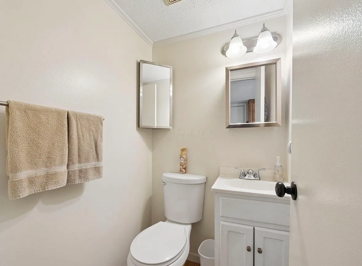 3 bed, 1214 sqft, $1,890 — Photo 3