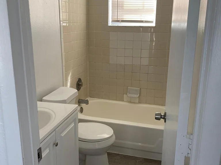 223 SW 3rd Ct #B — Photo 8