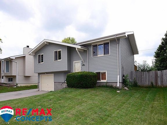 2nd image of 2111 W Cove Ct
