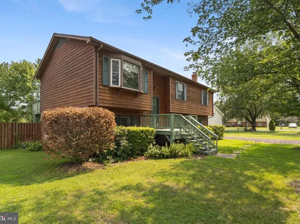 6741 Huntland Dr, Bealeton, VA 22712