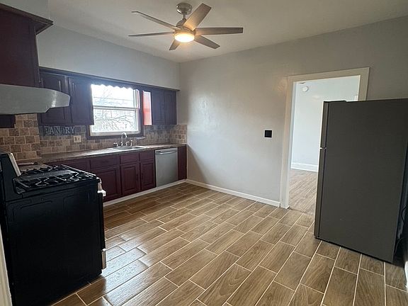 3rd image of 53 Humphrey Ave #2