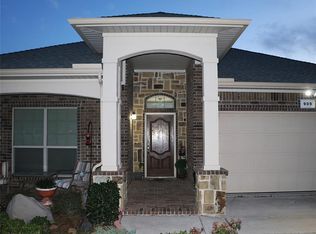 909 Regency Ct, Denton, TX 76210
