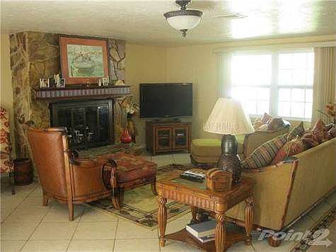 3rd image of 305 Crescent Dr