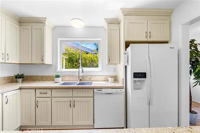 3 bed, 2.5 bath, 1779 sqft, $4,500 — Photo 4