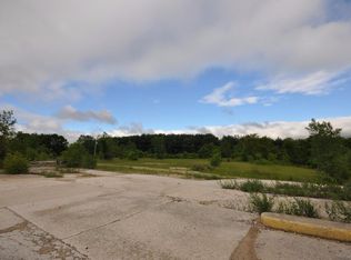 285 Sand Dr, West Bend, WI 53095