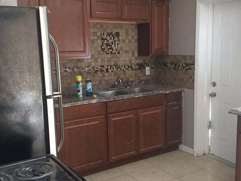 1st image of 210 6th St #Jpv