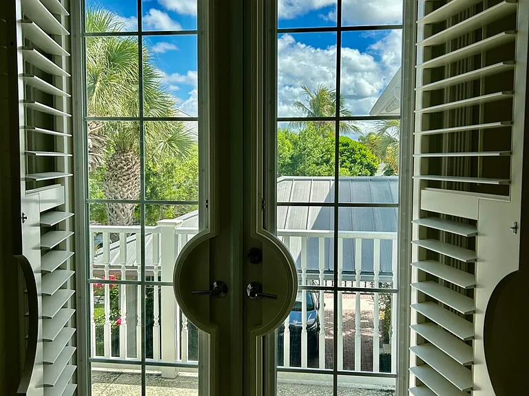 1039 Tiki Dr — Photo 12