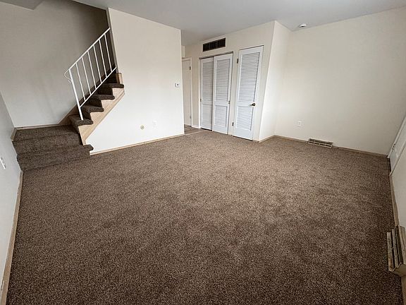 4th image of 2611 Shoreland Ave #Shore6