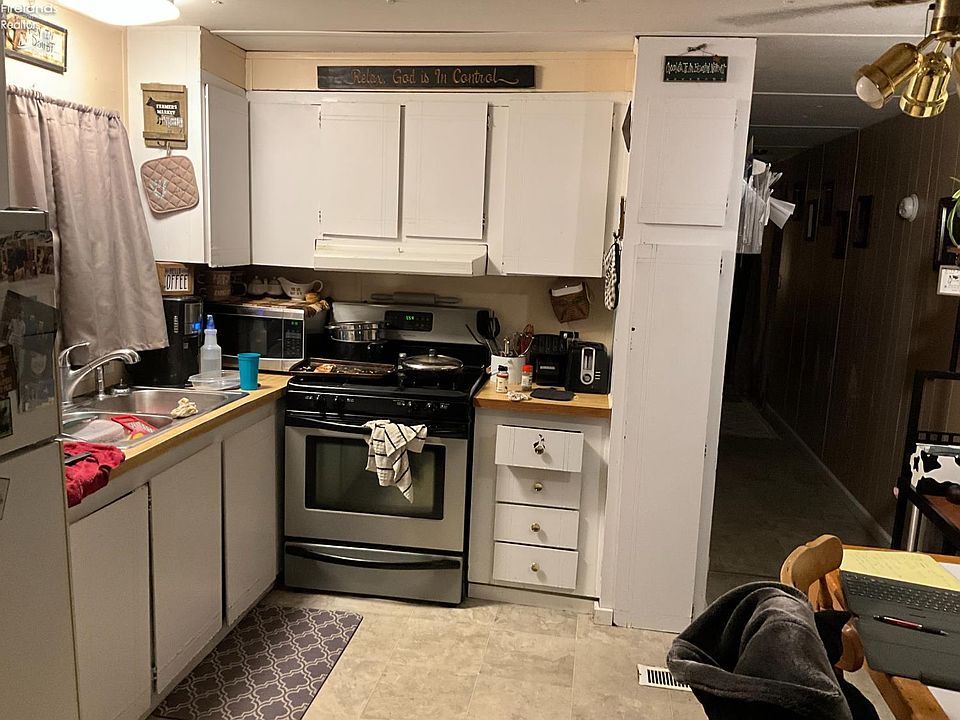 2nd image of 39 W Washburn St