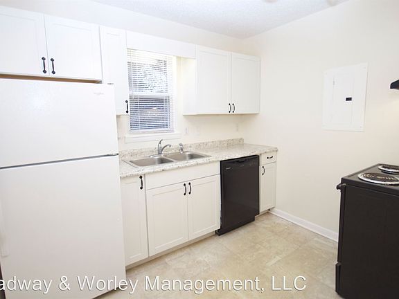 3rd image of 18 Bearwood Dr APT F