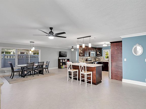 5th image of 11281 NW 43rd Street