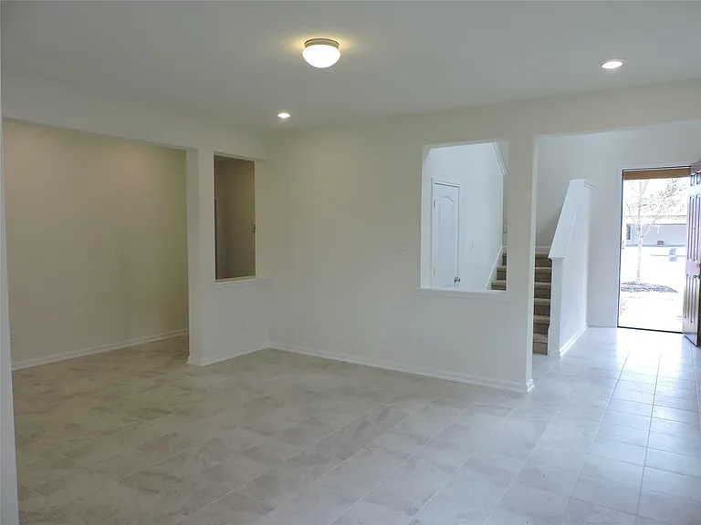 1122 Epworth Ct — Photo 15