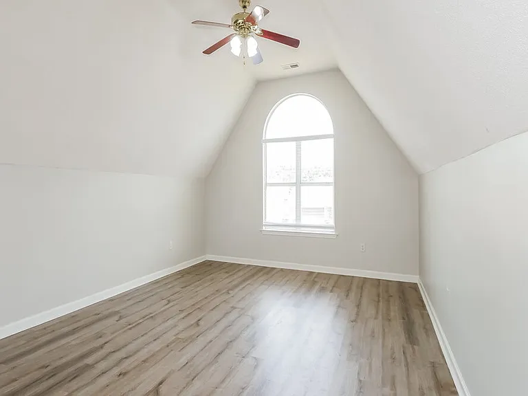 6181 Braybourne Main — Photo 13