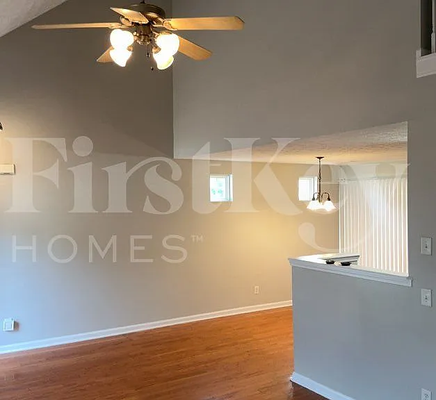3080 Lakeside Cir — Photo 4