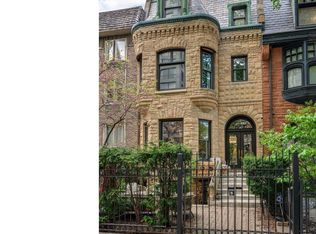 32 E Bellevue Pl, Chicago, IL 60611