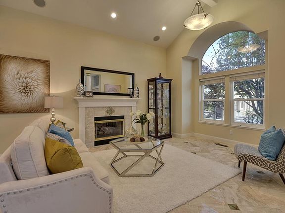 4th image of 5611 Bellagio Dr