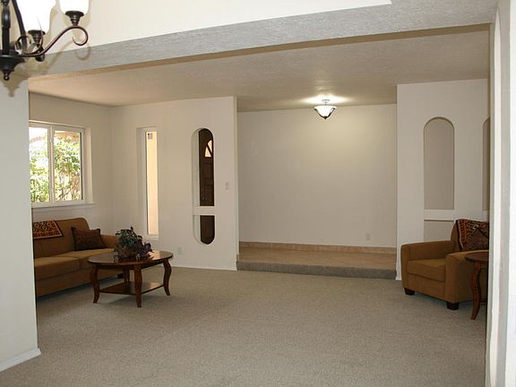 2nd image of 9705 Avenida Del Oso NE