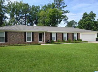 525 Country Club Rd, Sylacauga, AL 35150