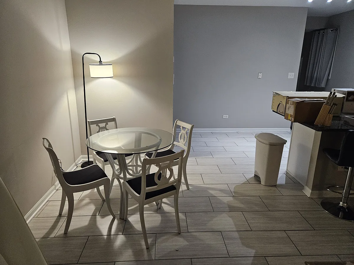 Building Photo - 2510 W Flournoy St #GARDEN