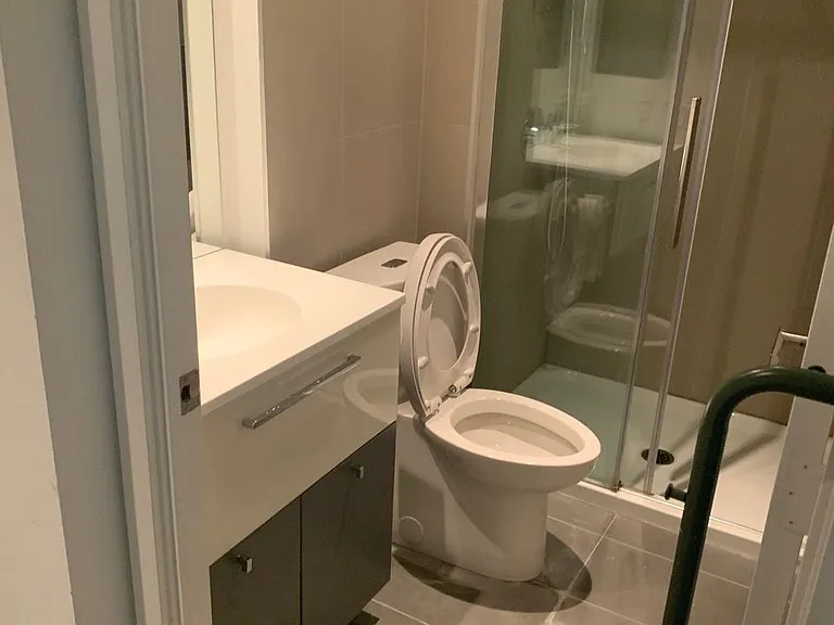 15 Grenville St #2404 — Photo 8