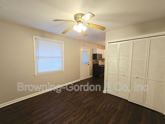 5th image of 3947 Creekside Dr