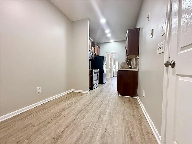 2154 Olmadison Vw — Photo 7