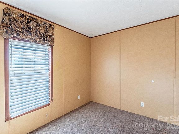 3rd image of 236 New Hope Rd
