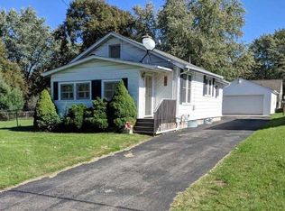 913 Longfellow Ave, Jackson, MI 49202