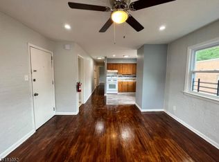 1017 Rivington St, Roselle, NJ 07203